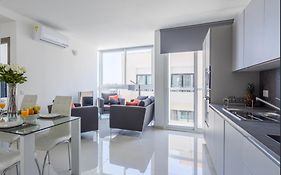 Saint Julian - Lovely Apartment With Terrace - Cityapartmentstay
