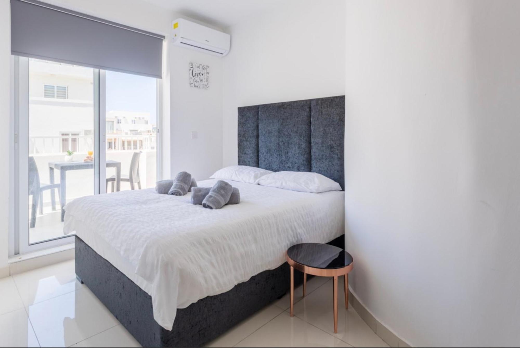 Saint Julian - Lovely Apartment With Terrace - Cityapartmentstay San Giuliano Esterno foto