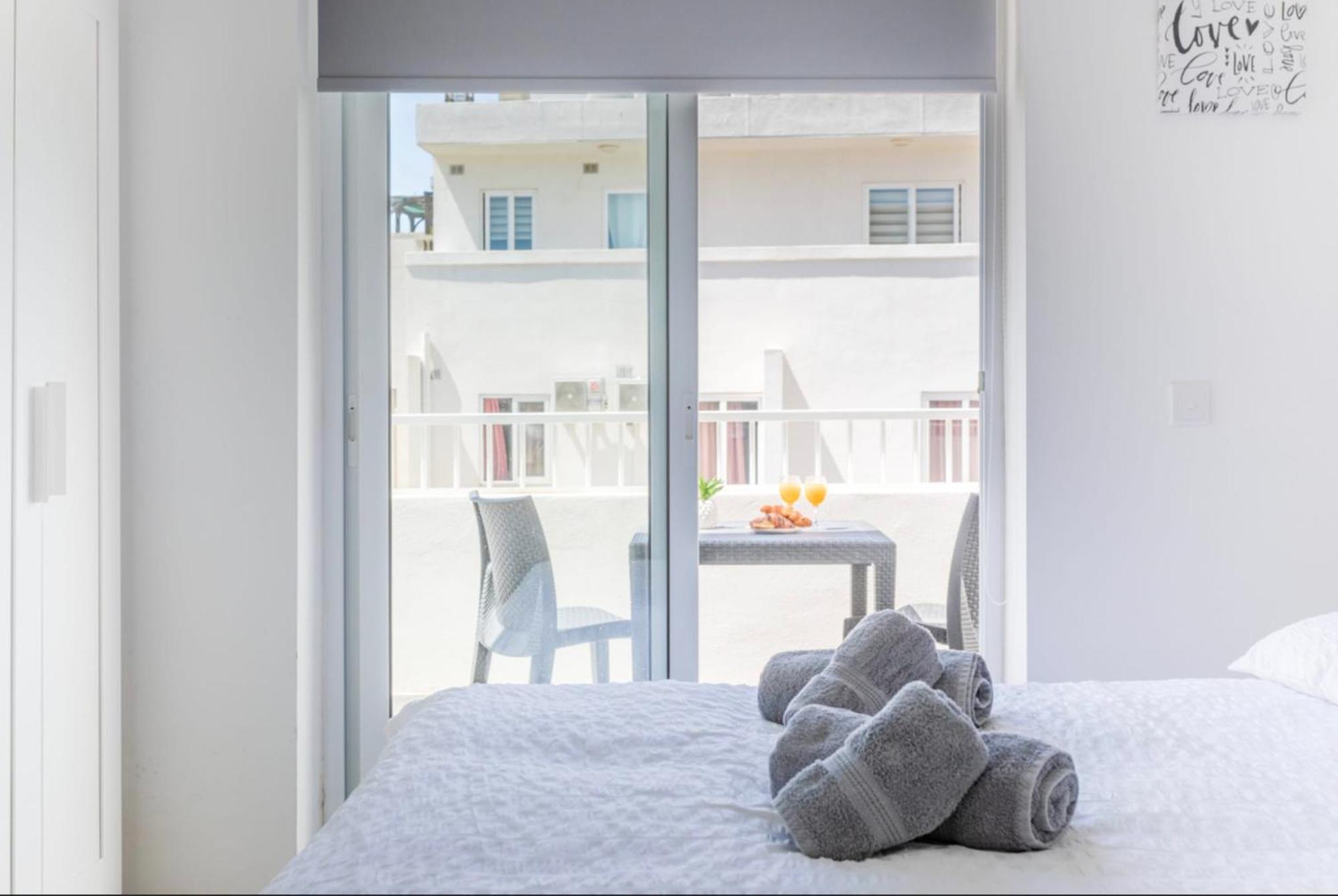 Saint Julian - Lovely Apartment With Terrace - Cityapartmentstay San Giuliano Esterno foto
